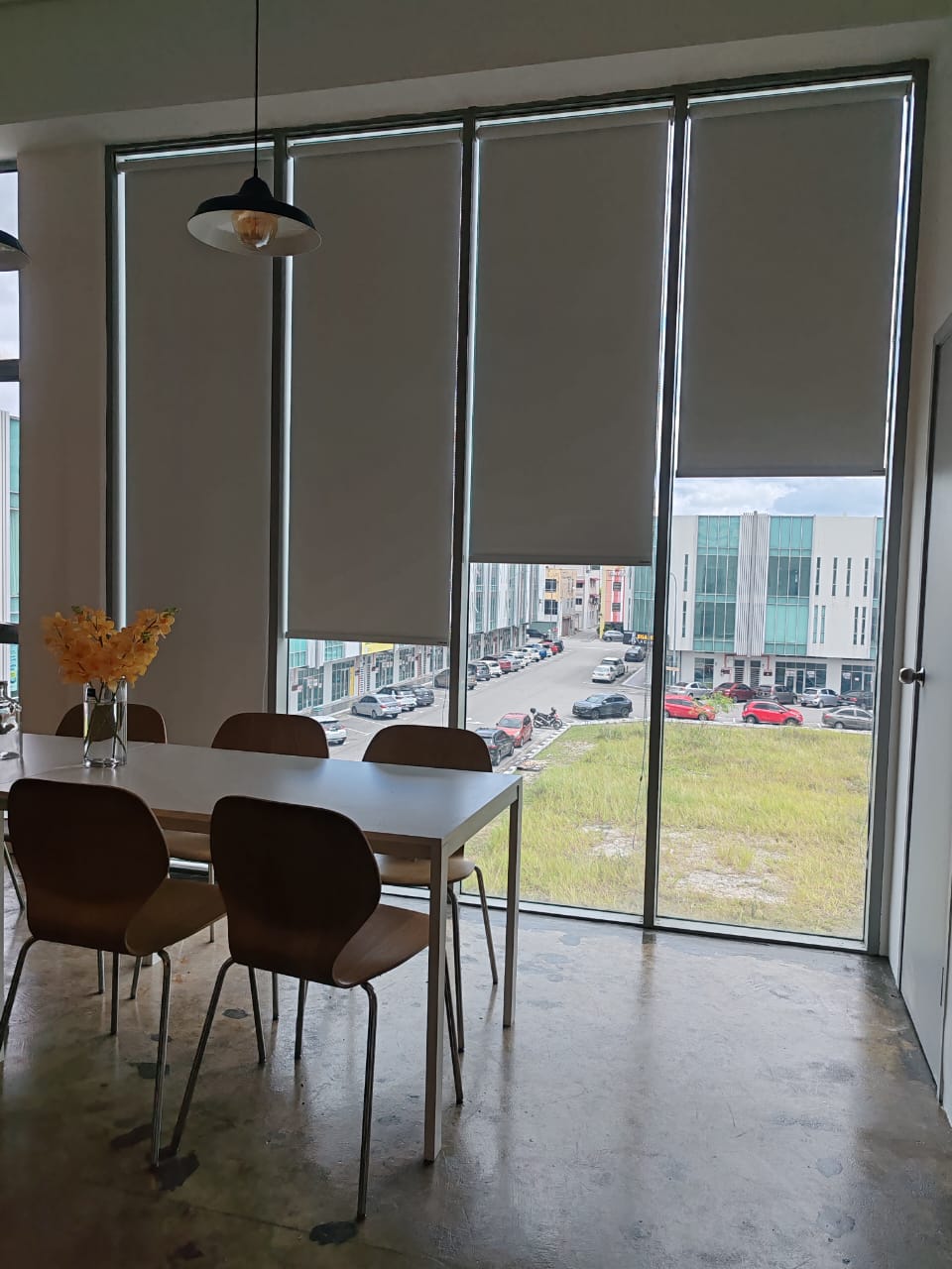 BLACKOUT 100 ROLLER BLINDS